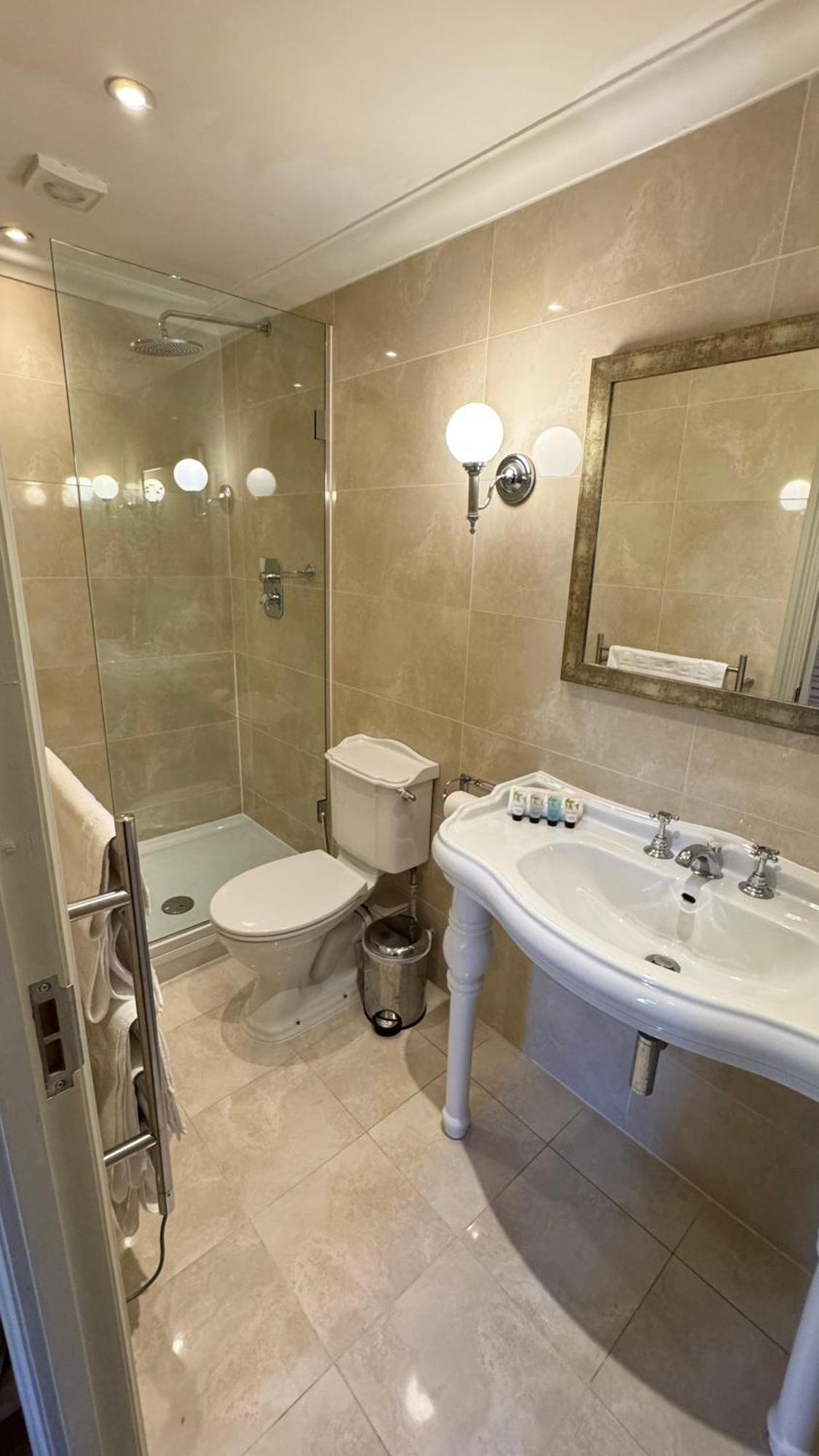 No64 The Boutique Hotel West Malling Kültér fotó